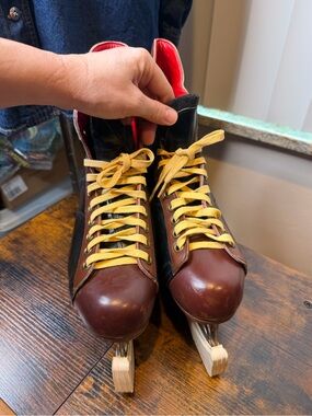 Planert Vintage Men's Brown Leather High Top Roller Skates Yellow Laces SZ 11.5